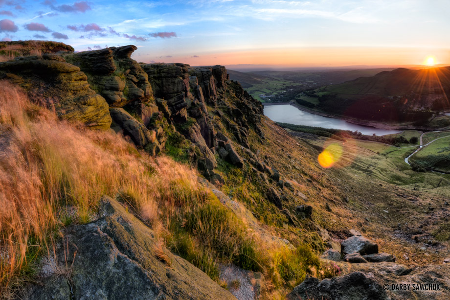 Sunset at the cliffs over Dovestones Reservoir in Greater Manchester.